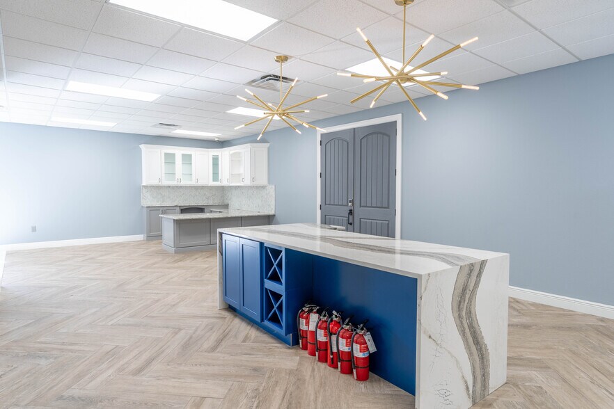 More Photos Of 440 Roberts Rd, Oldsmar Warehouse For Sale