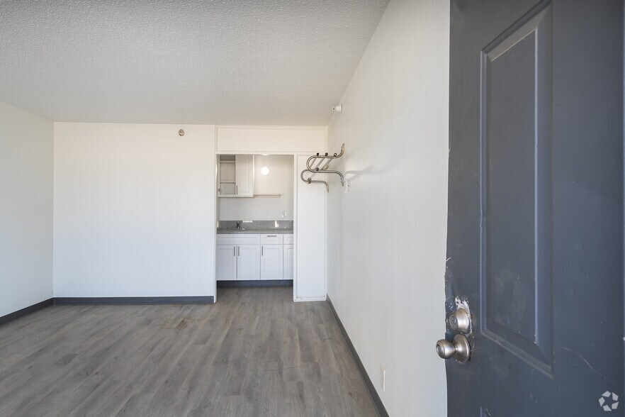 More Photos Of 2700 White Ln, Bakersfield Apartments For Sale