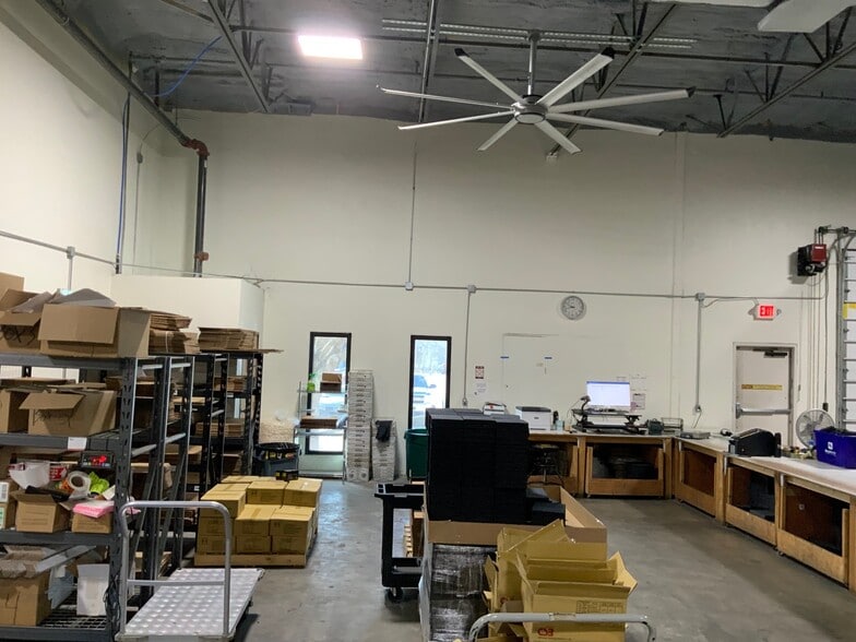 More Photos Of 2890 Market Loop, Southlake Light Manufacturing For Sale