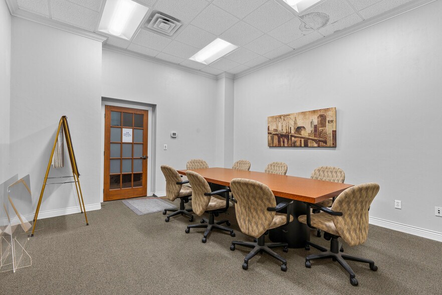 More Photos Of 416 George St, De Pere Office For Sale
