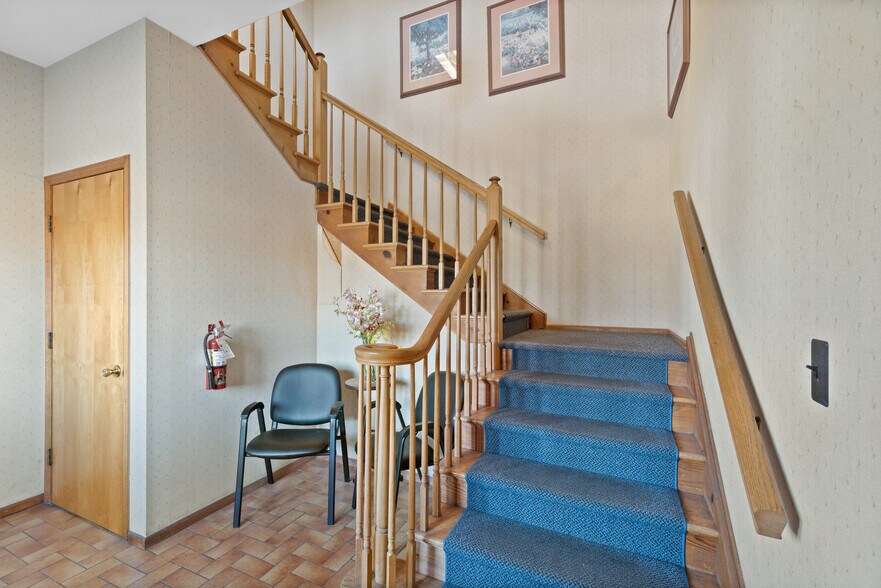 More Photos Of 9 Leonardville Rd, Middletown Medical For Lease