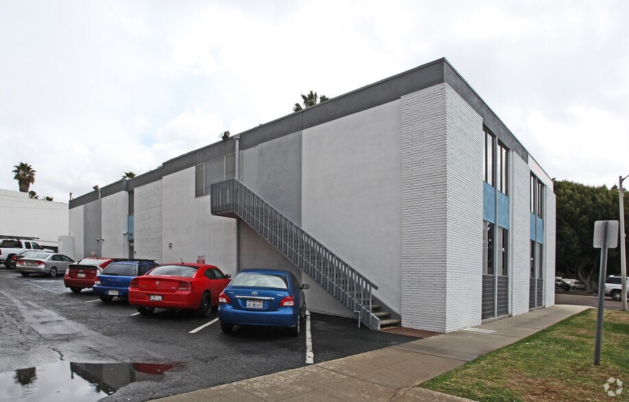 More Photos Of 804 Pier View Way, Oceanside Office For Lease