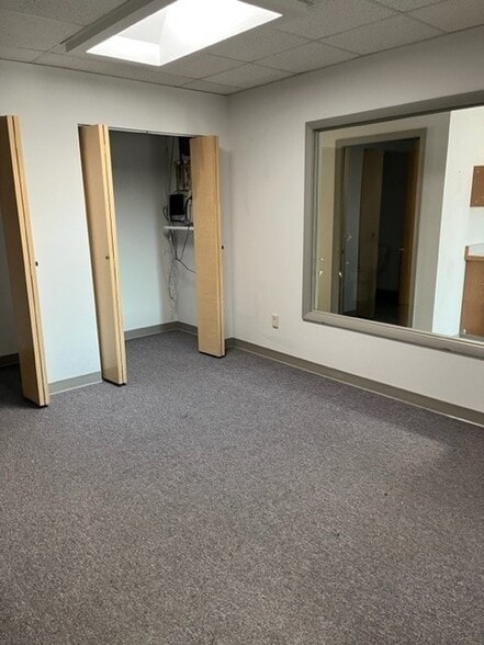 More Photos Of 3700 Woodland Dr, Anchorage Flex For Sale