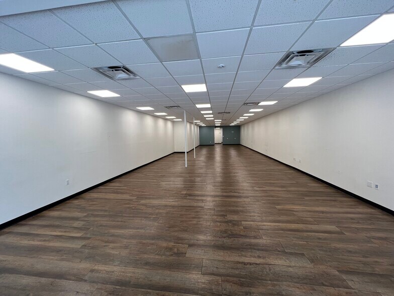 More Photos Of 308 Miracle Mile, Miami Storefront For Lease