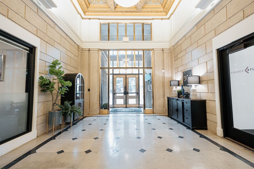 More Photos Of 366 E Broad St, Columbus Apartments For Lease