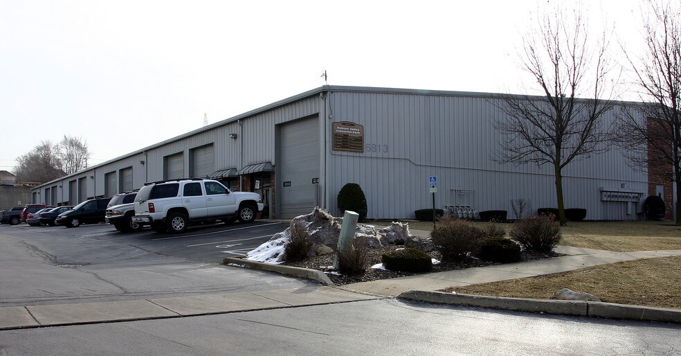 More Photos Of 6817 Hobson Valley Dr, Woodridge Warehouse For Lease
