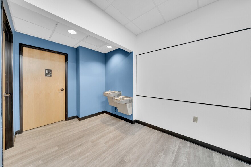 More Photos Of 4729 E Union Hills Dr, Phoenix Medical For Sale