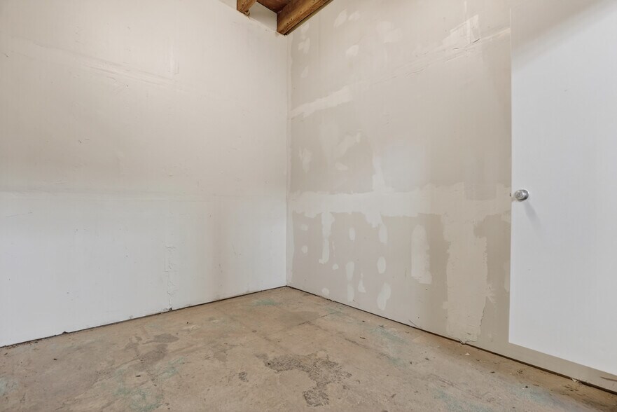 More Photos Of 2412-2414 N Robinson Ave, Oklahoma City Storefront Retail Office For Lease
