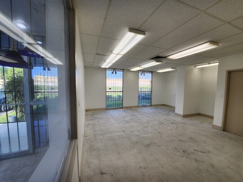 More Photos Of 650 NW 105th St, Miami Warehouse For Lease