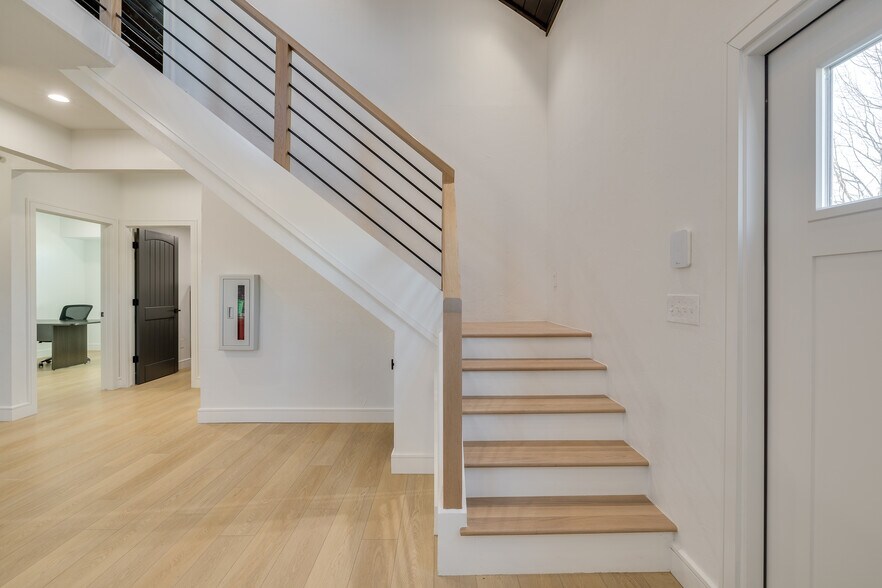 More Photos Of 9416 N Nichols Rd, The Village Office For Lease