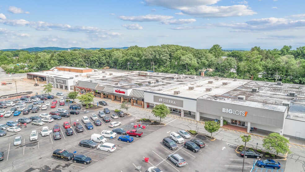 More Photos Of 43 E Rt-59, Nanuet Unknown For Lease