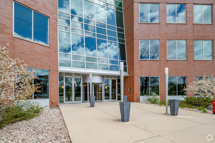More Photos Of 10700 W Research Dr, Milwaukee Office For Lease