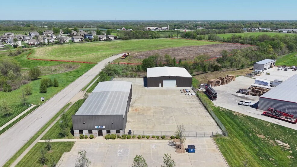 Primary Photo Of 990 Premier Dr, Kearney Industrial For Lease