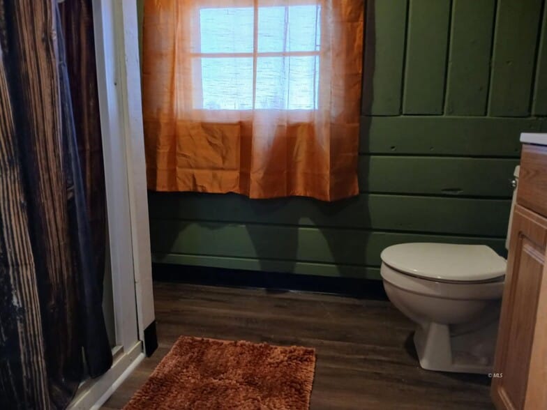 More Photos Of 1400 W 11th St, Alturas Specialty For Sale