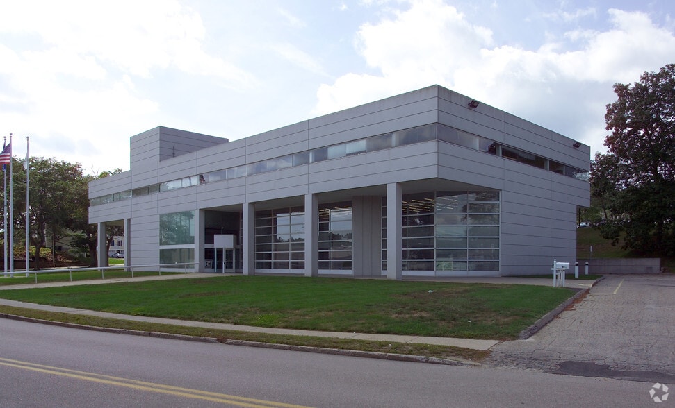 More Photos Of 99 Mechanic St, Pawcatuck Office For Sale