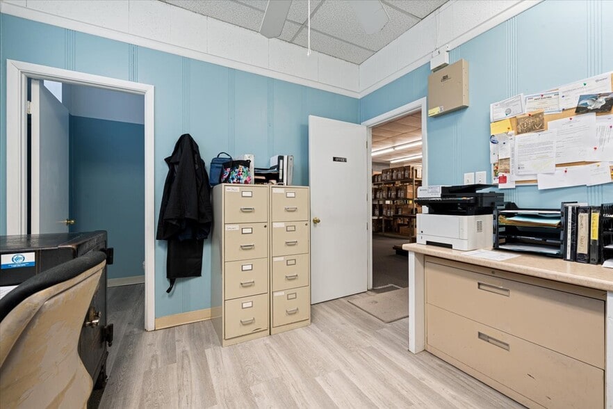 More Photos Of 4711 State Rd, Cleveland Storefront For Sale