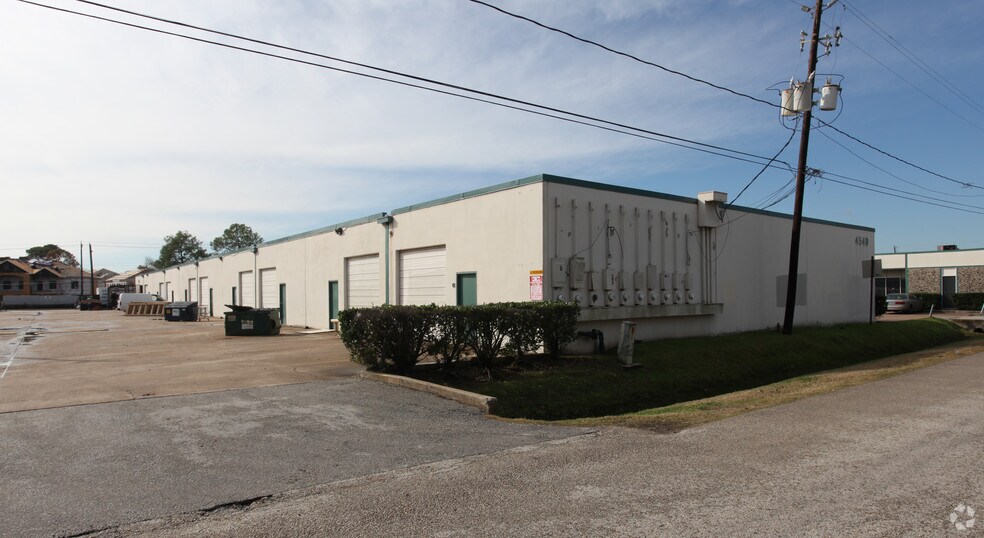 More Photos Of 4500 W 34th St, Houston Unknown For Lease