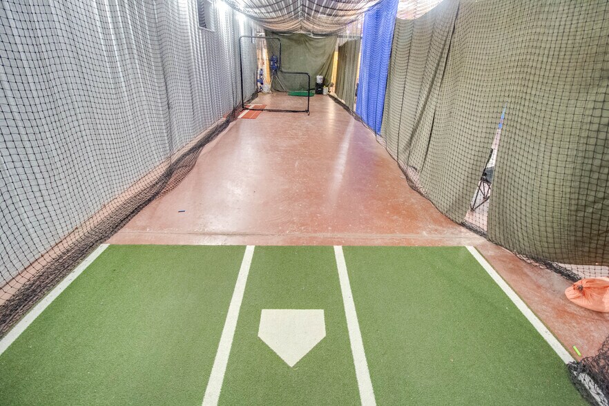 More Photos Of 22987 Cherry Ln, Jerseyville Storefront For Sale