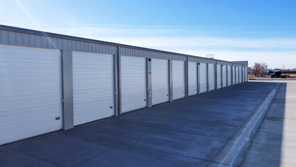 More Photos Of 3645 Andy Devine Ave, Kingman Specialty For Sale