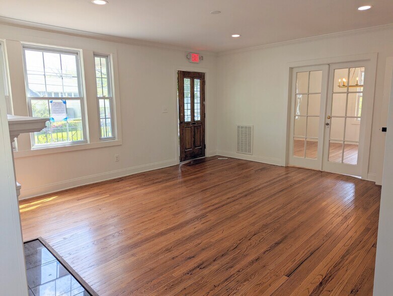 More Photos Of 9 East Ave, Greenville Office Residential For Sale