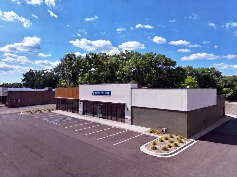 Primary Photo Of 1021 28th St SW, Grand Rapids Freestanding For Lease