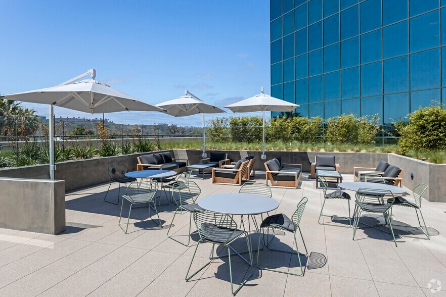 More Photos Of 5355 Mira Sorrento Pl, San Diego Office For Lease