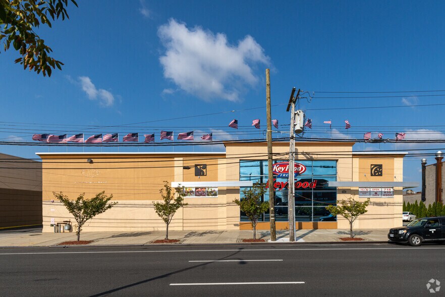 More Photos Of 16320 Crossbay Blvd, Howard Beach Supermarket For Sale
