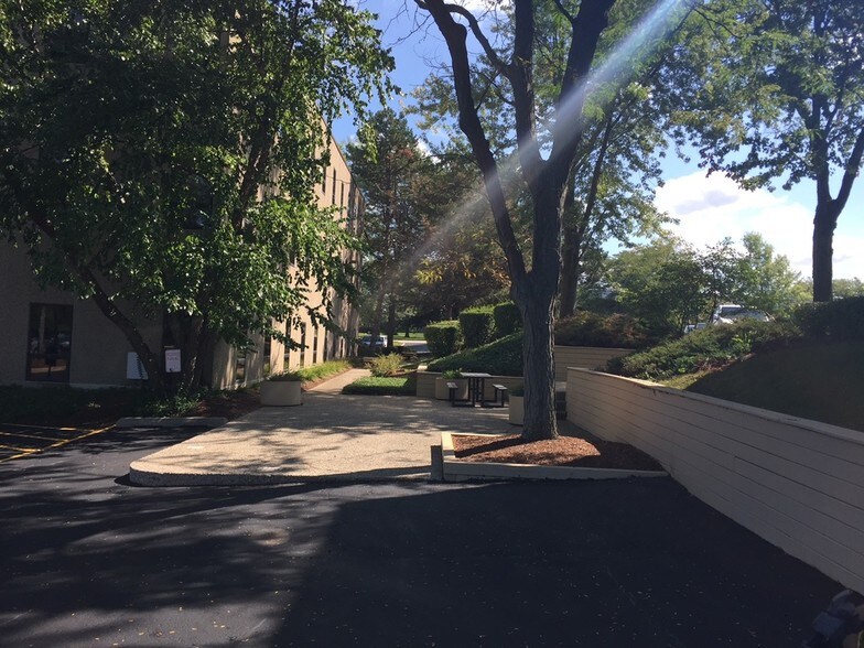 More Photos Of 1250 S Grove Ave, Barrington Unknown For Lease