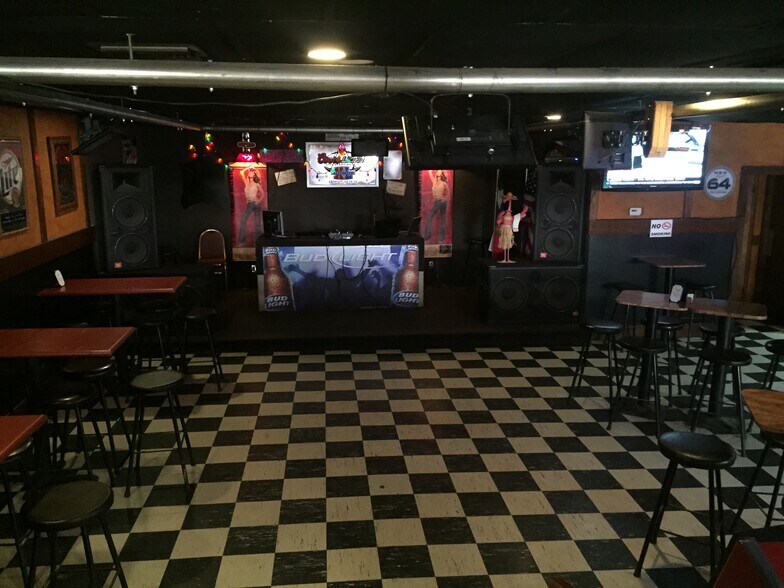 More Photos Of 101 Moore, Moulton Restaurant For Sale