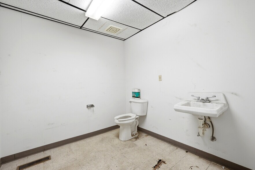 More Photos Of 2489 County Road 1, South Point Warehouse For Sale