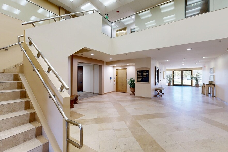 Primary Photo Of 200 New Stine Rd, Bakersfield Office For Lease