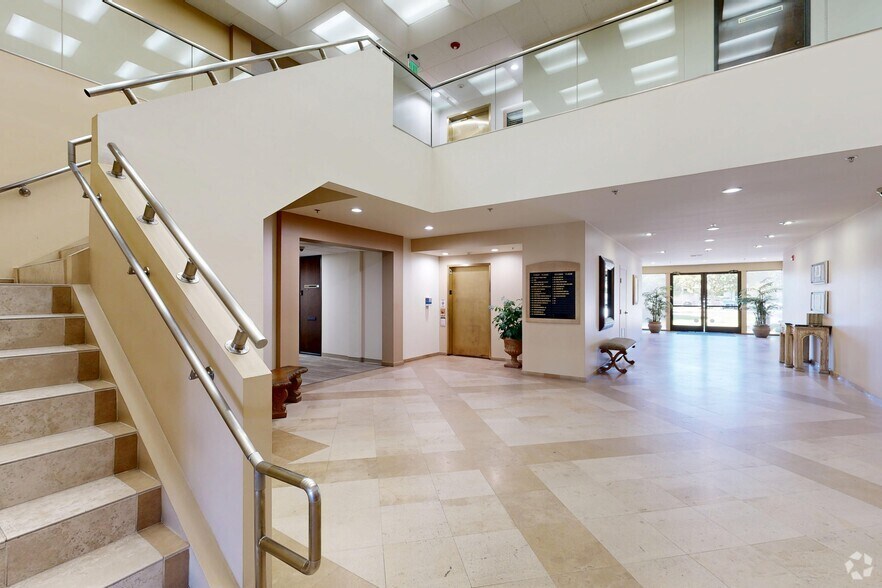 Primary Photo Of 200 New Stine Rd, Bakersfield Office For Lease