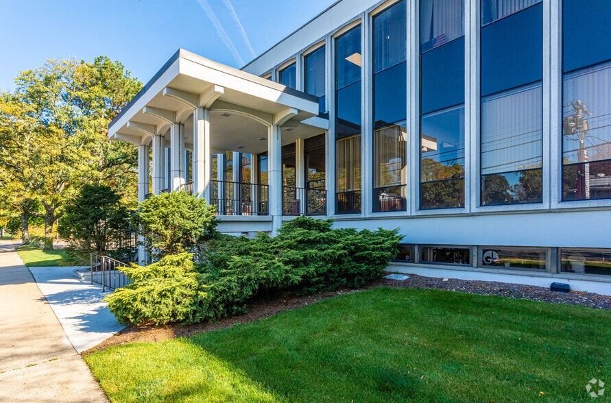 More Photos Of 300 Knickerbocker Rd, Cresskill Medical For Lease