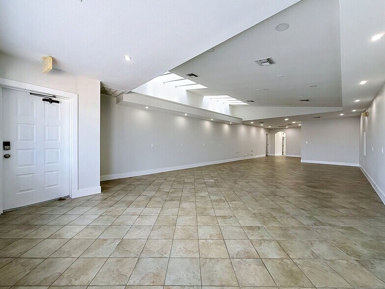 More Photos Of 13414 US Highway 19, Hudson Showroom For Lease