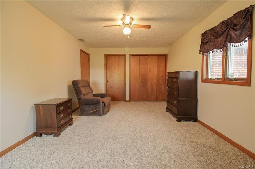 More Photos Of 16789 Kenmore Rd, Kendall Office For Sale