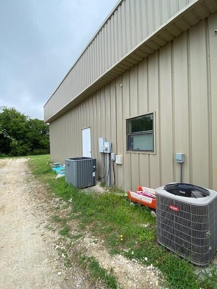 More Photos Of 1309 E Milam St, Mexia General Retail For Sale