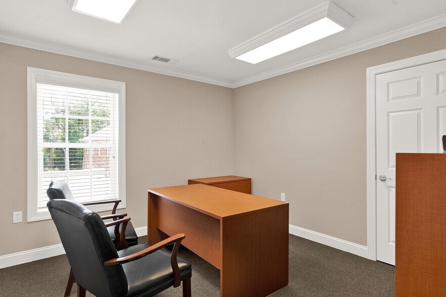 More Photos Of 7031 Hodgson Memorial Dr, Savannah Office For Lease