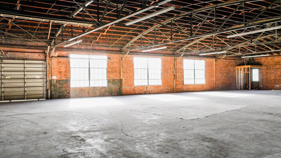 More Photos Of 10 N Milby St, Houston Warehouse For Lease