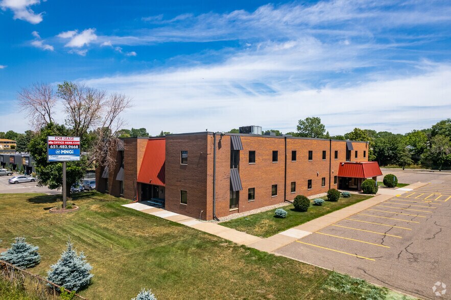 More Photos Of 1973 Sloan Pl N, Maplewood Medical For Lease
