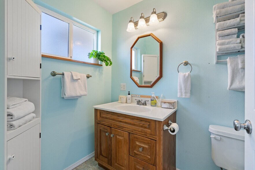 More Photos Of 259 S Pacific St, Rockaway Beach Specialty For Sale