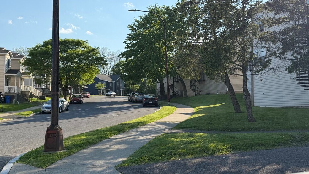 More Photos Of Capital Woods, Albany Apartments For Sale