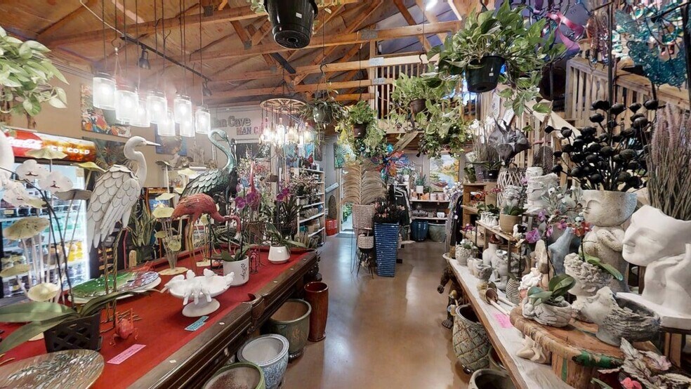 More Photos Of 17897 US-31, Vinemont General Retail For Sale