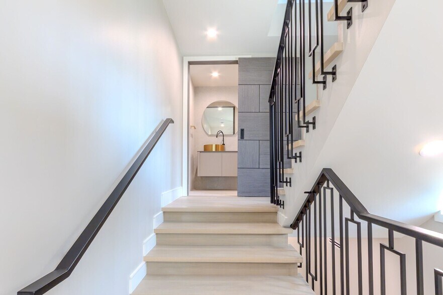 More Photos Of 2941 Mary St, La Crescenta Apartments For Sale