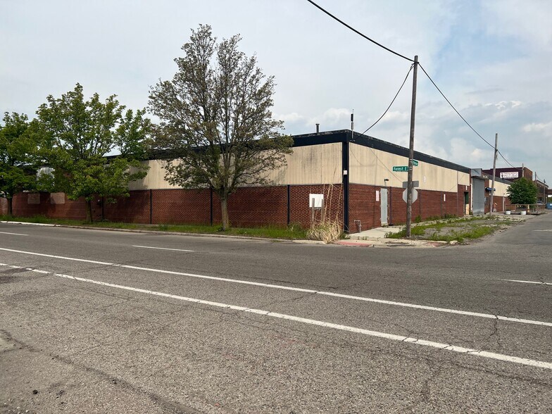More Photos Of 4731 Bellevue St, Detroit Warehouse For Lease