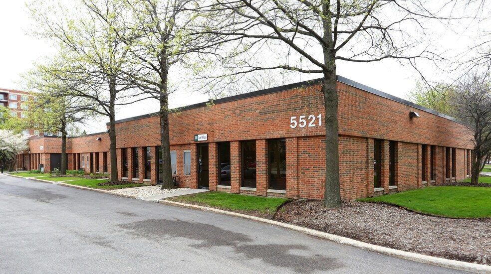More Photos Of 5521 N Cumberland Ave, Chicago Office For Lease