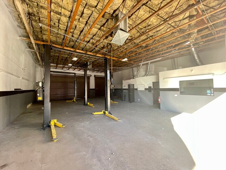 More Photos Of 2051-2079 S Rainbow Blvd, Las Vegas Auto Repair For Lease