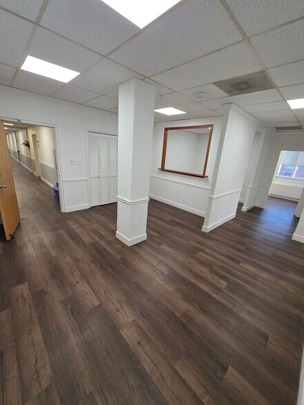 More Photos Of 17 W Jefferson St, Rockville Office For Lease