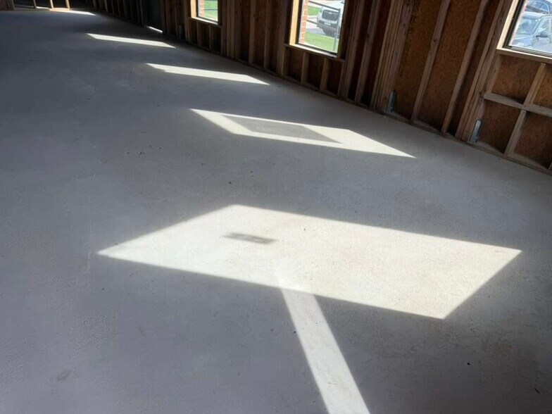 More Photos Of 1511 W McDermott Dr, Allen Medical For Sale