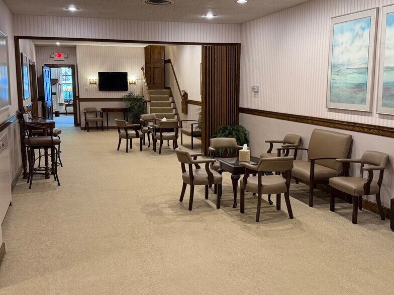More Photos Of 1001 2nd Ave, Rockford Religious Facility For Sale