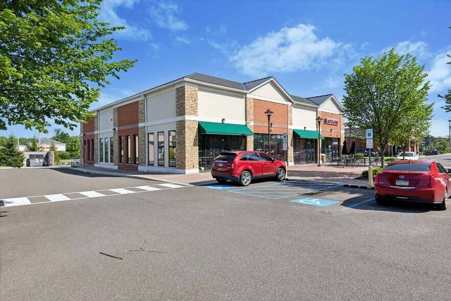 More Photos Of 950 Dekalb Pike, Blue Bell General Retail For Sale